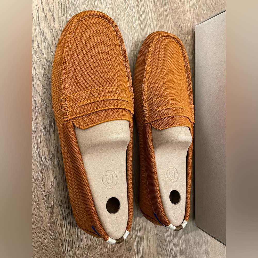 * LIMITED SALE * Rothy’s Driver flats brand new still in box!!